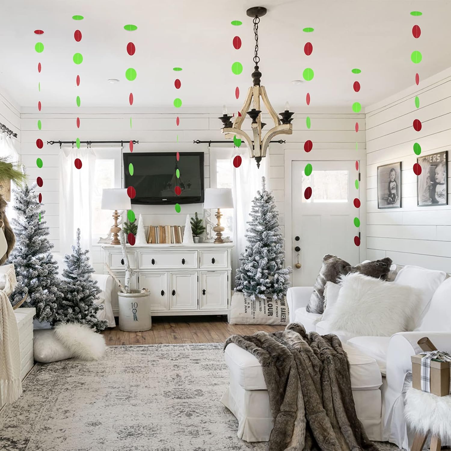 Red Green Christmas Streamers Decorations 16m Set