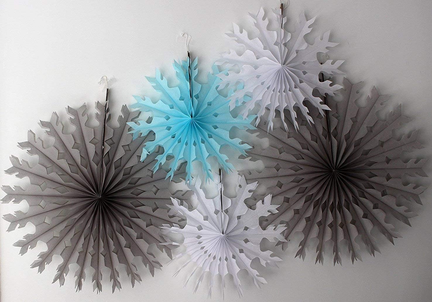 5-Piece Tissue Snowflakes Stormy Sky Set